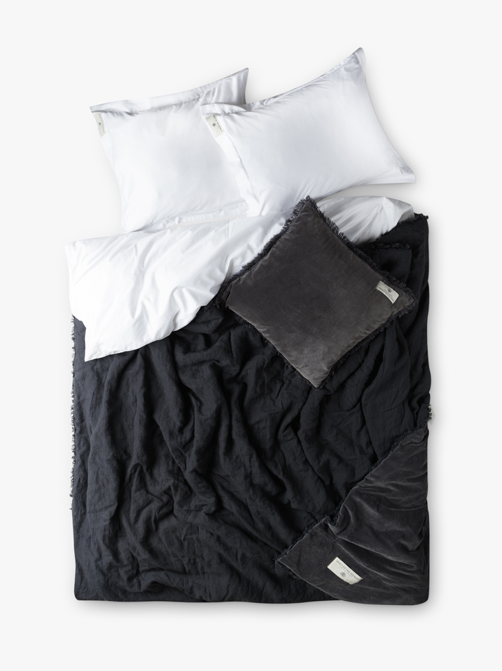 Spirit of the Nomad luxurious bedspread Lava Grey