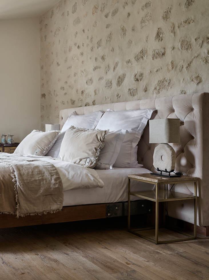 Spirit of the Nomad cushion cover velvet & washed linen - Desert Beige